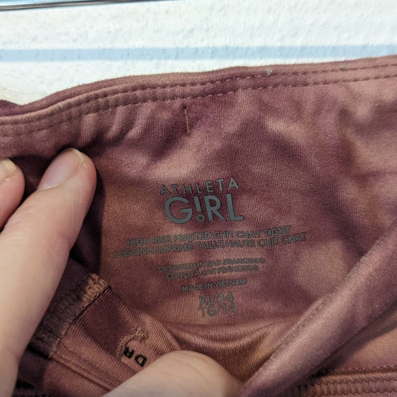 Athleta Girls Mauve Rose Tie Dye LeggingsSize: Junior girls XL/14 - Picture 4 of 5